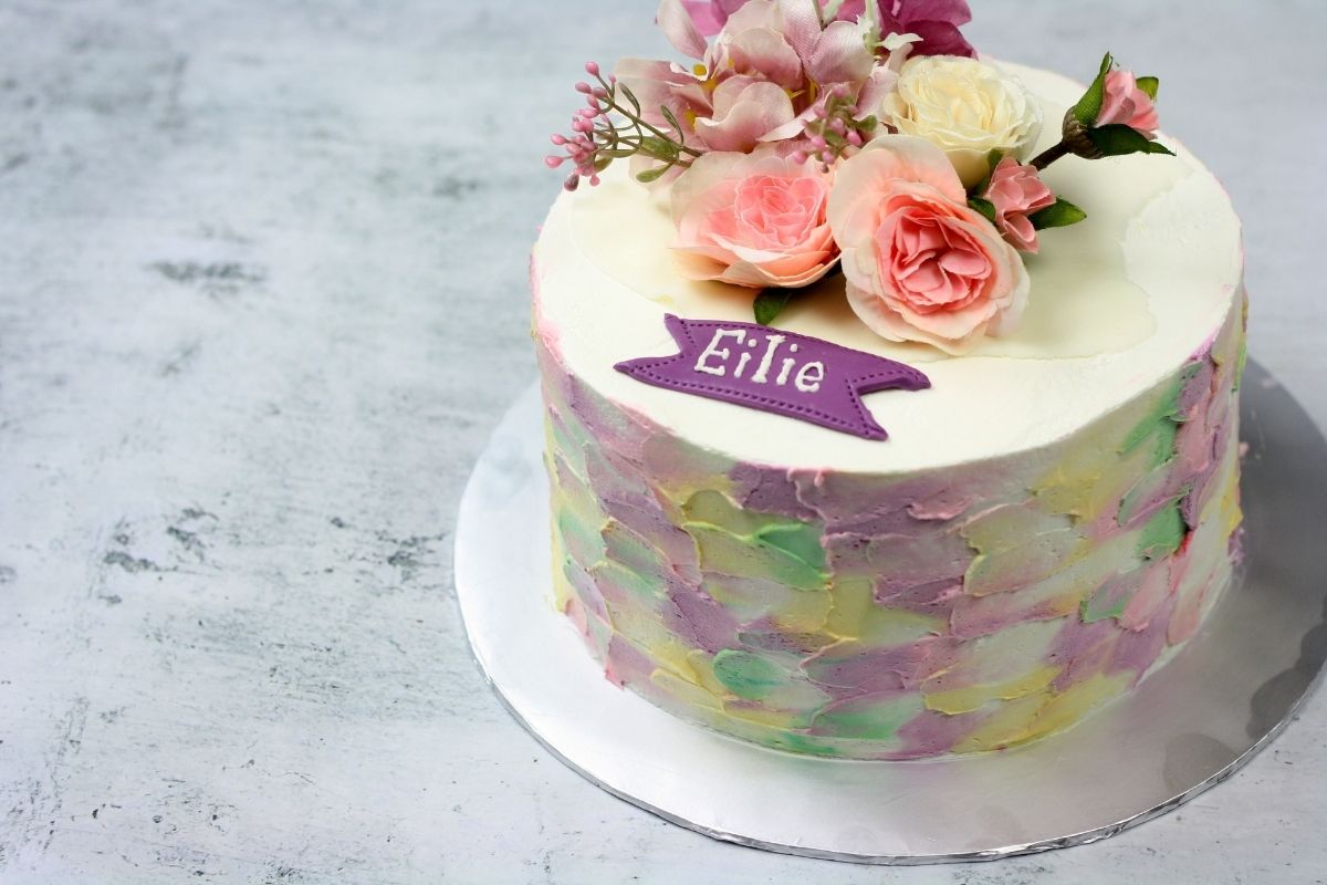 cake with name Ellie on it