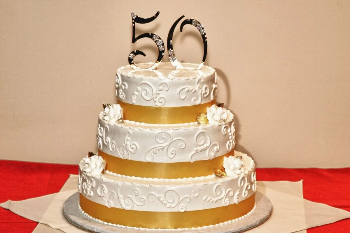 Calumet Bakery Gold/50/butterfly Fondant 50th birthday cake | Fondant cakes  birthday, 50th birthday cake, Birthday cake pictures