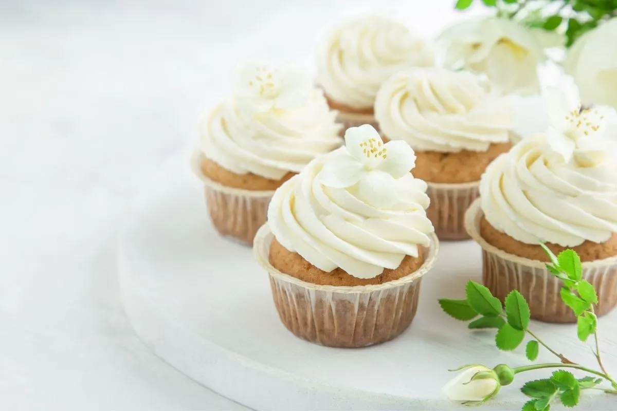 vanilla cupcakes