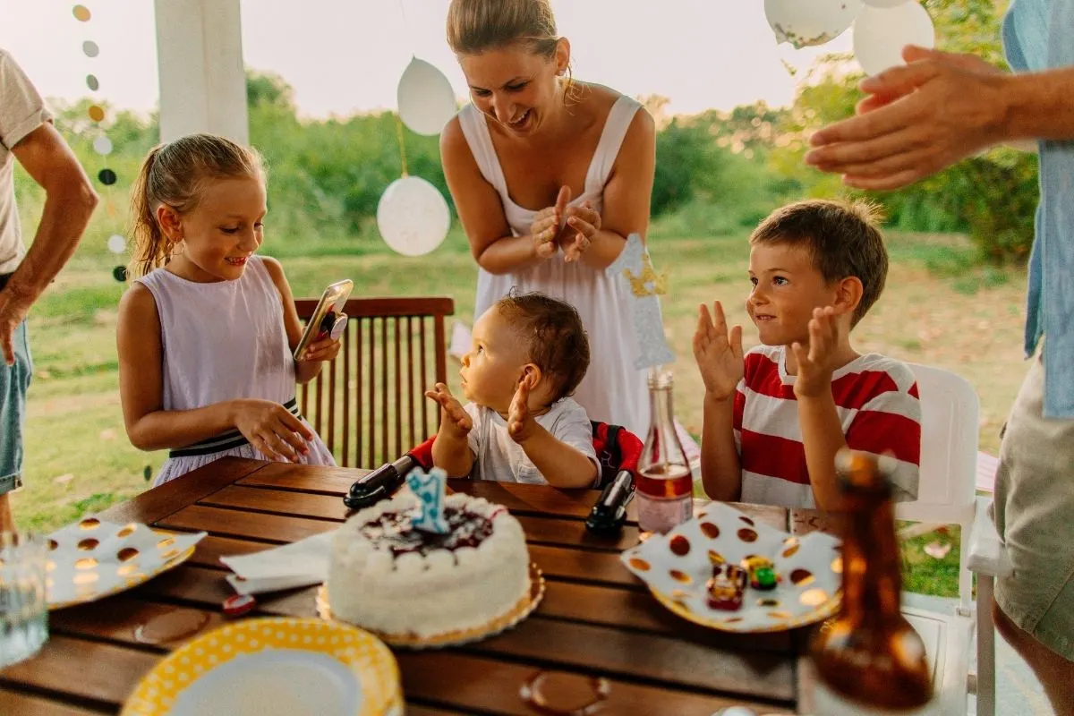 outdoor birthday party for 1 year old baby