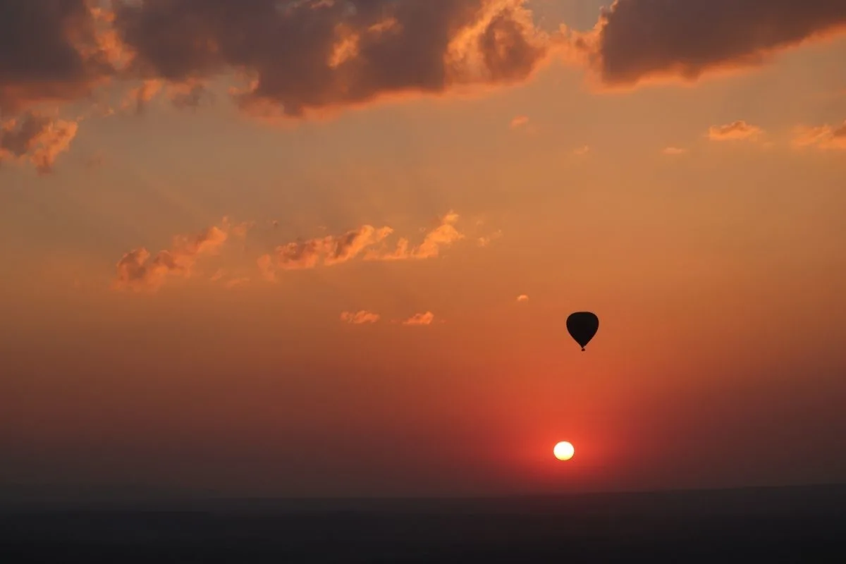 Sunrise hot air balloon ride